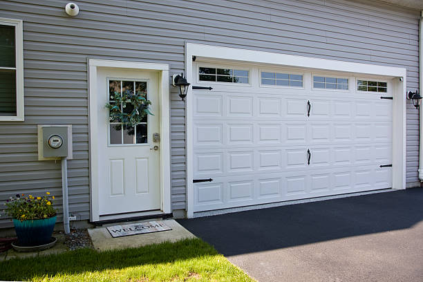24/7 Emergency Garage Door Panel Replacement experts in Argentine, MI